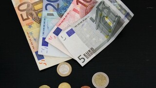 Euro euromince bankovky peniaze eurozóna ilu 800px (SITA/Ľudovít Vaniher)